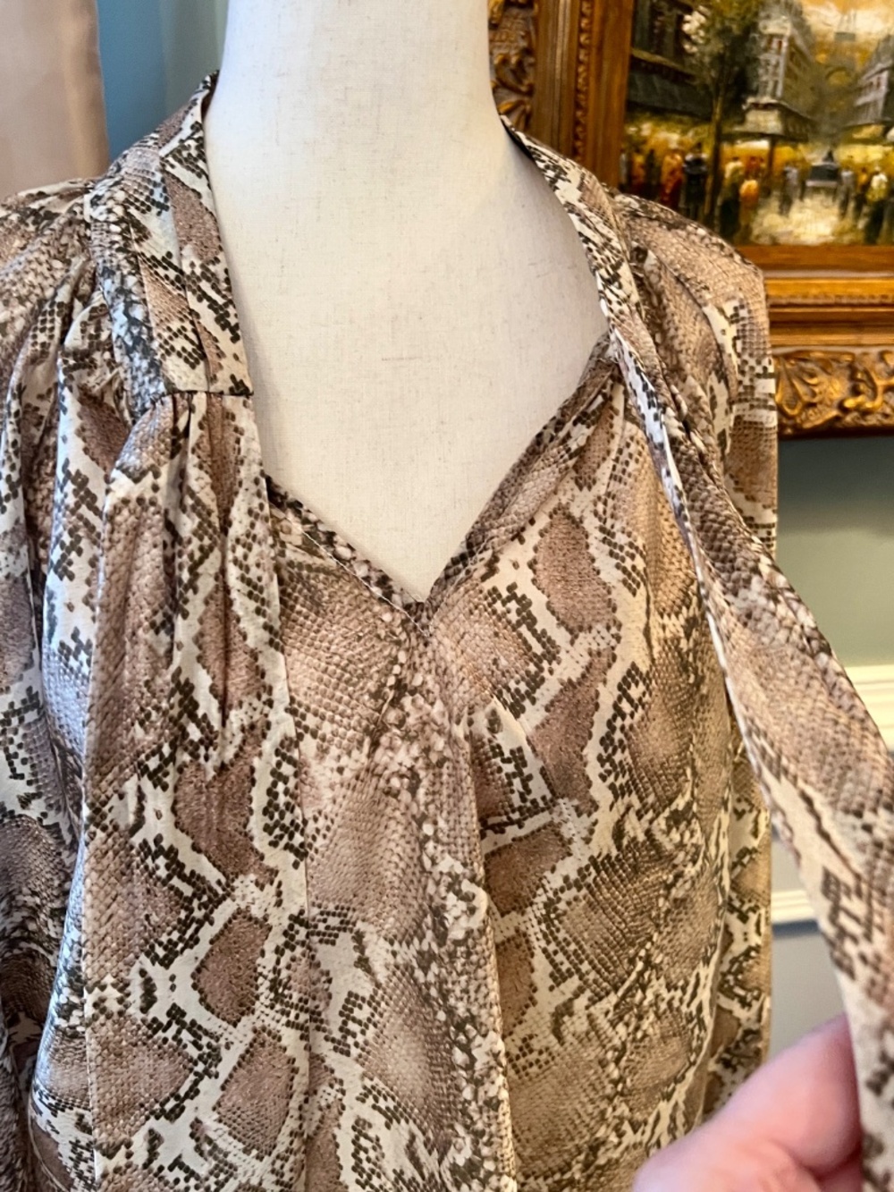 NWOT Bailey 44 Python Snake Print Bow Neck Blouse Shirt Top Size LARGE - Picture 6 of 8